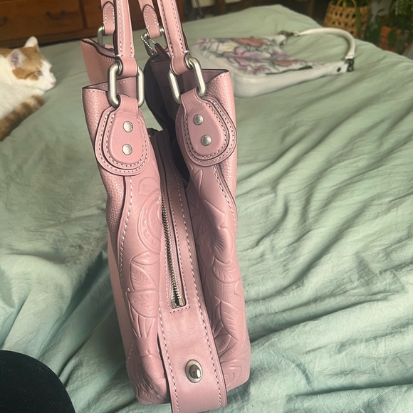 Edie Shoulder Bag 31 With Tea Rose Tooling - Picture 3 of 6